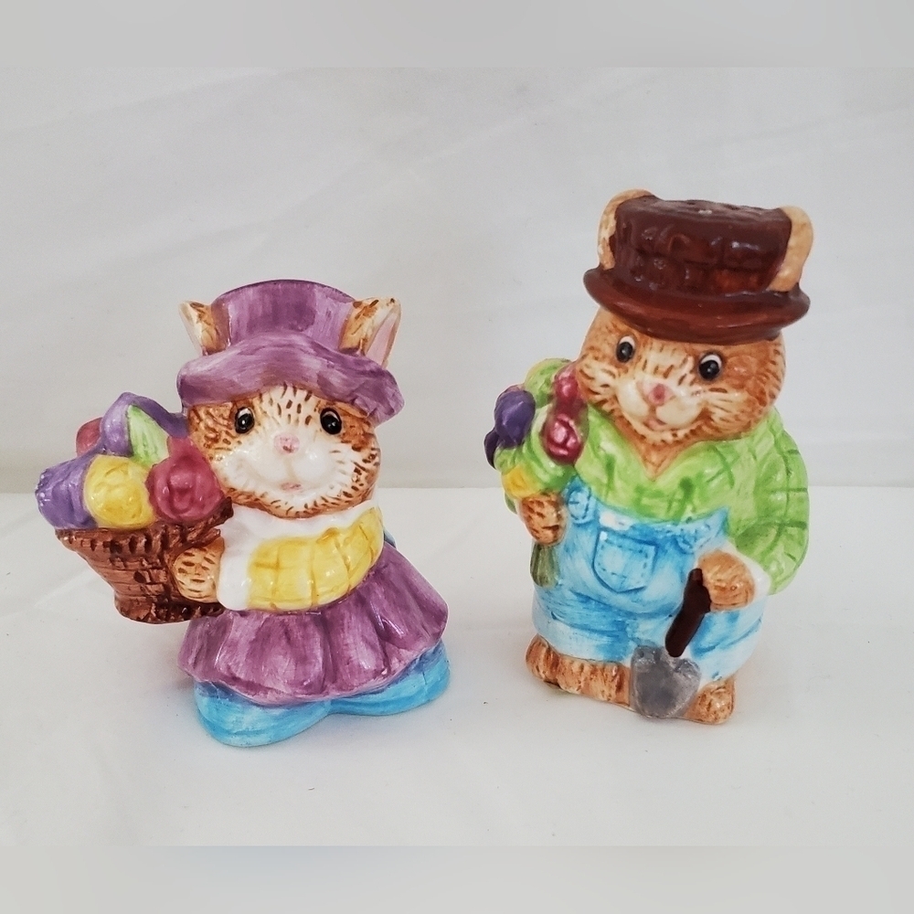 Vintage Youngs Kitchen Collections Anthropomorphic Rabbit Salt & Pepper Shakers